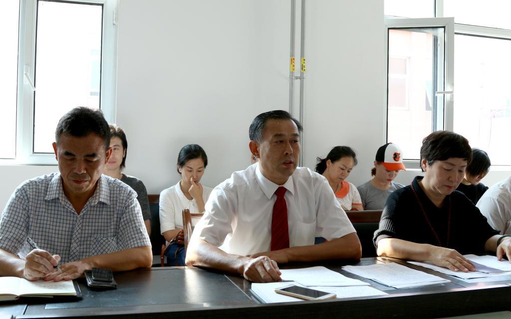 党委书记孟庆宏做工作报告