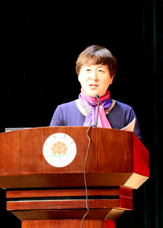 菏泽市音乐家协会主席、经理闫永丽教授发表了热情洋溢的讲话